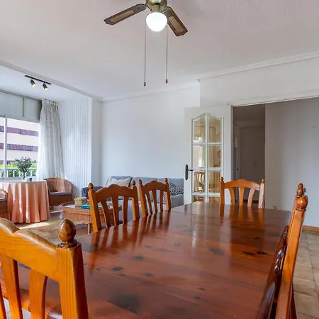 3 Bedroom Amazing In Apartment *